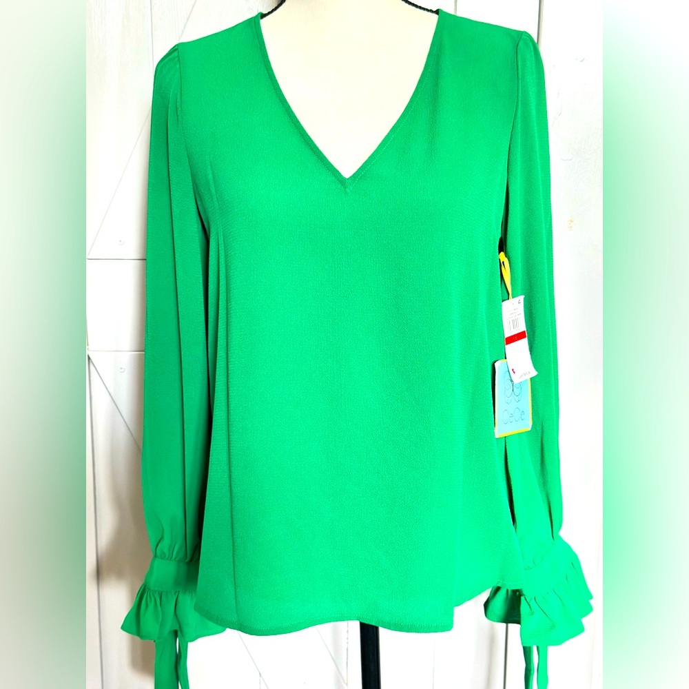 NWT CeCe Green V-Neck Women's Top Sz XS